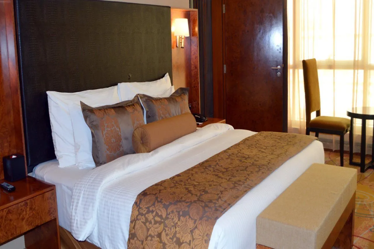 Millennium Airport Hotel Dubai 4*,